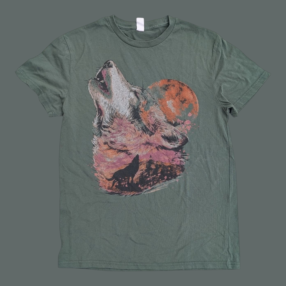 Wolf & Full Moon Graphic T-Shirt